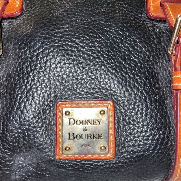 DOONEY & BOURKE PURSE - Picture 10 of 10